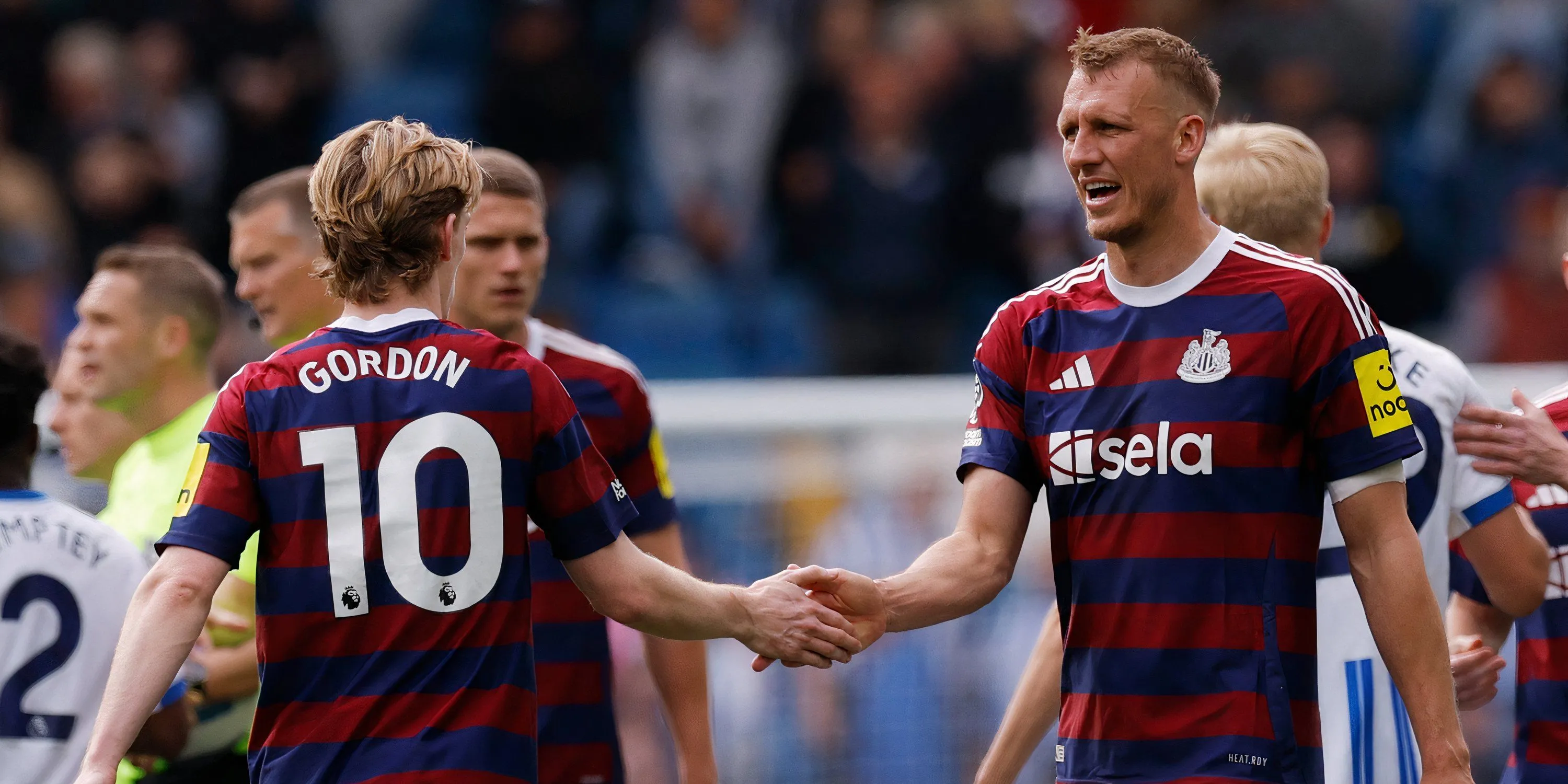 Anthony Gordon vào sân thay người và tạo ảnh hưởng tích cực cho Newcastle