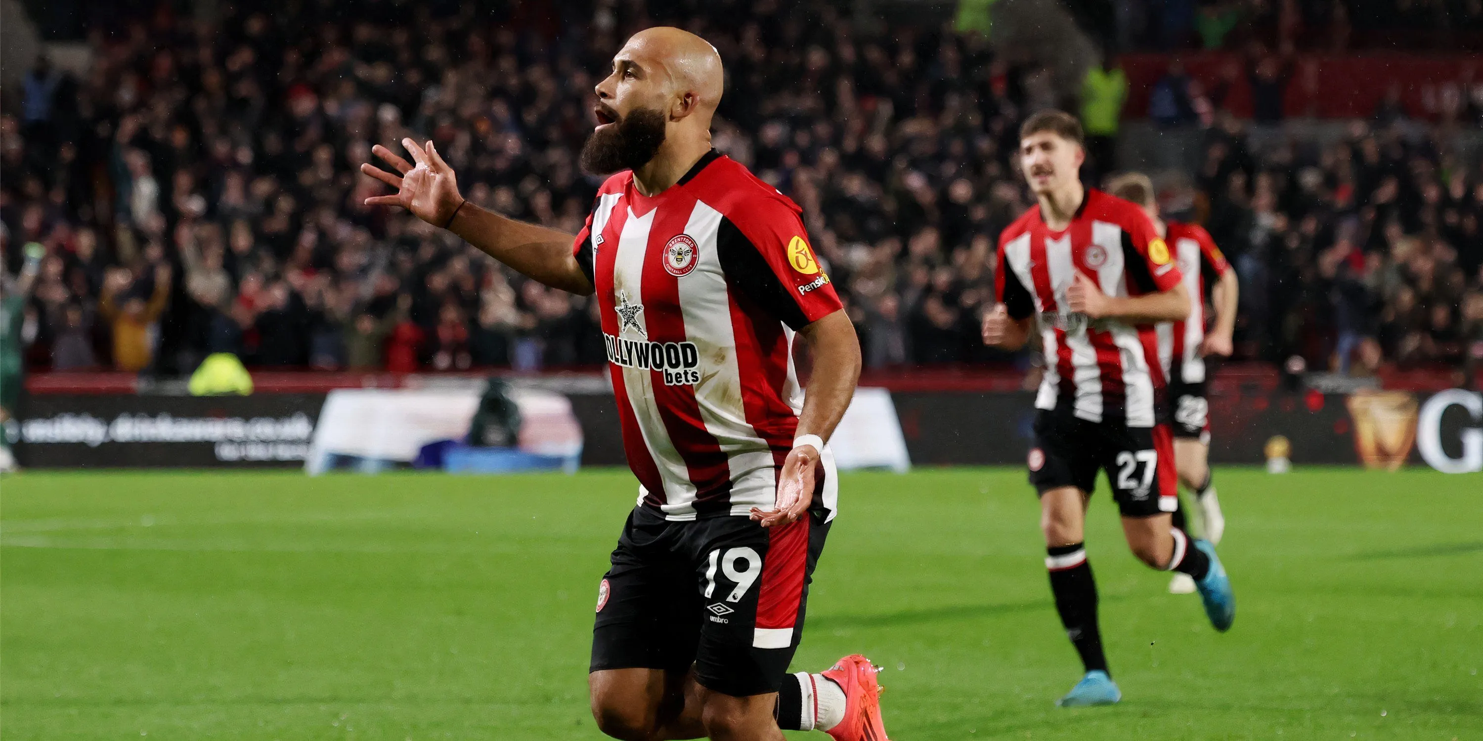 Bryan Mbeumo ăn mừng bàn thắng cho Brentford, mục tiêu tiềm năng của Liverpool