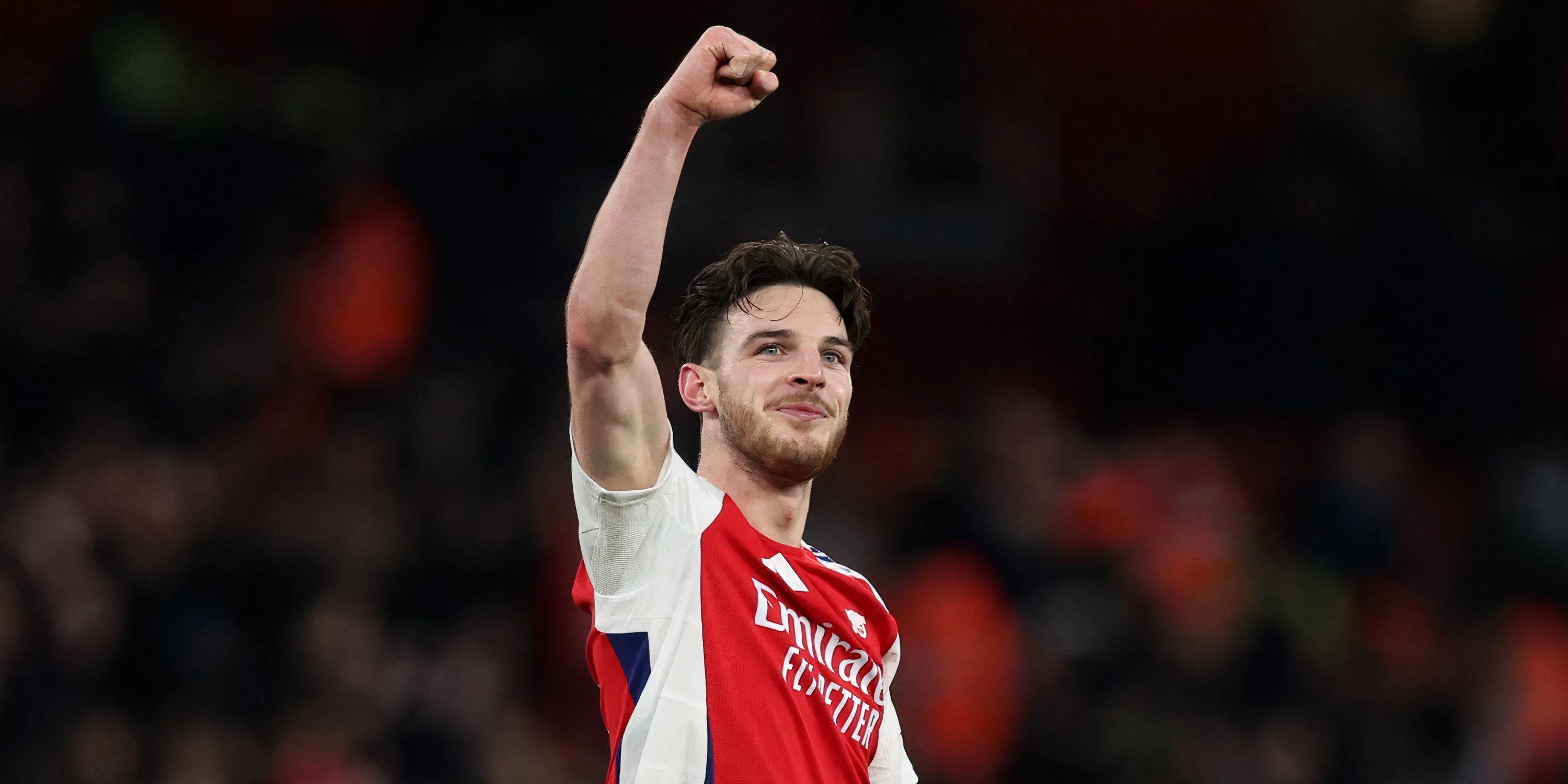 Declan Rice ăn mừng bàn thắng trong màu áo Arsenal.