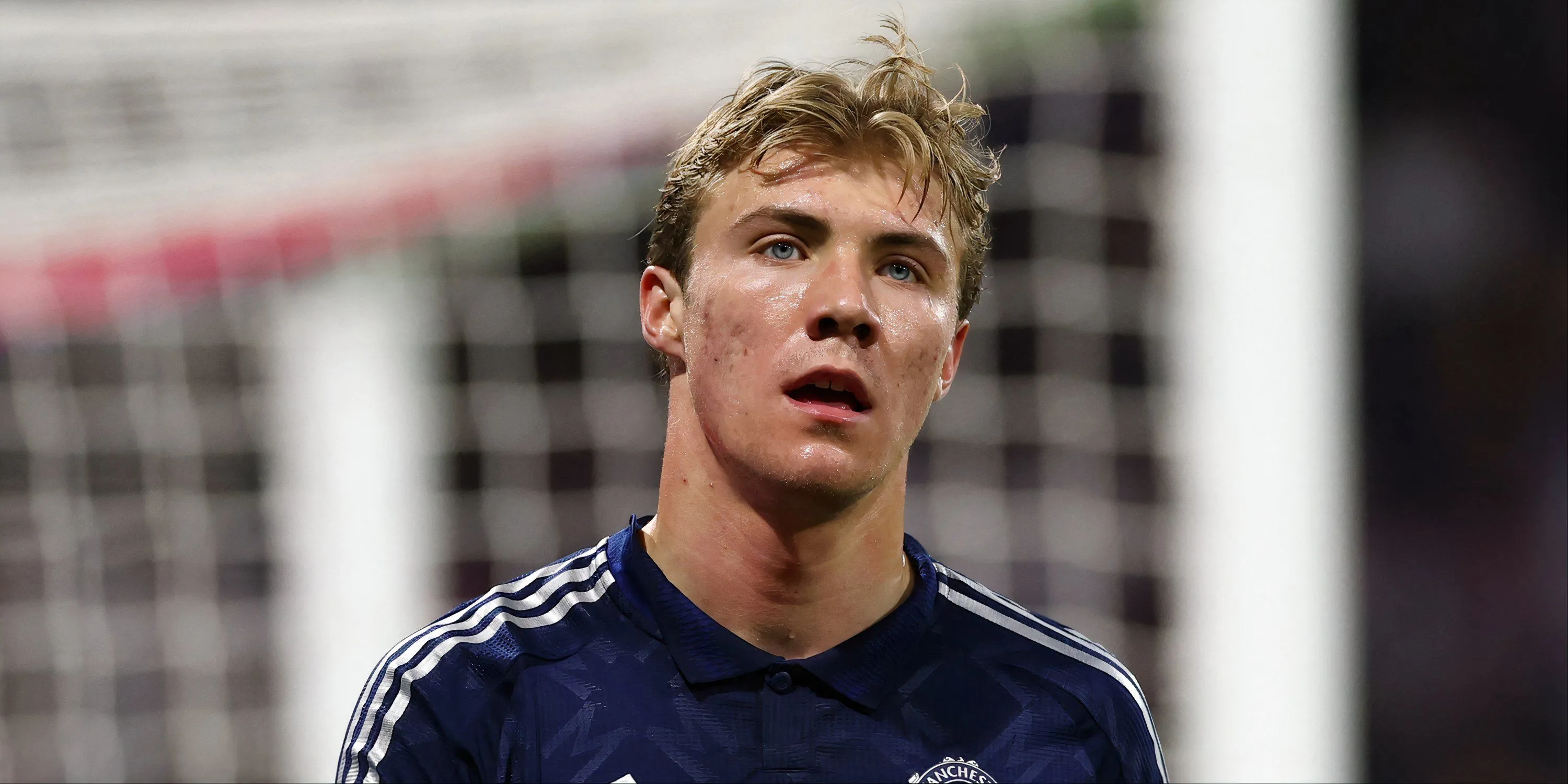 Hojlund thi đấu cho Man Utd, tương lai bất định trước sự quan tâm từ Juventus.