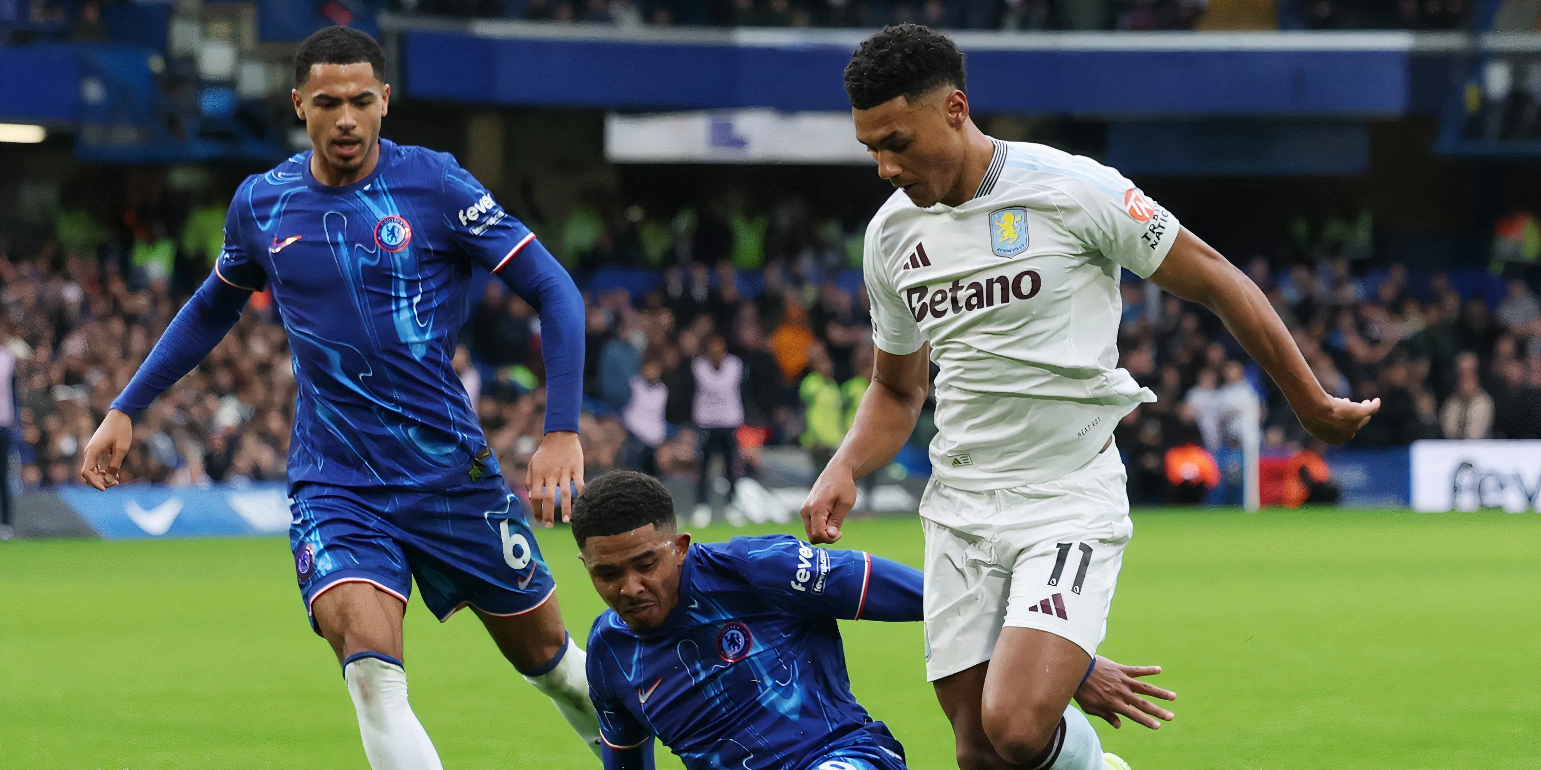 Ollie Watkins thi đấu cho Aston Villa tại Premier League mùa giải 2024/25