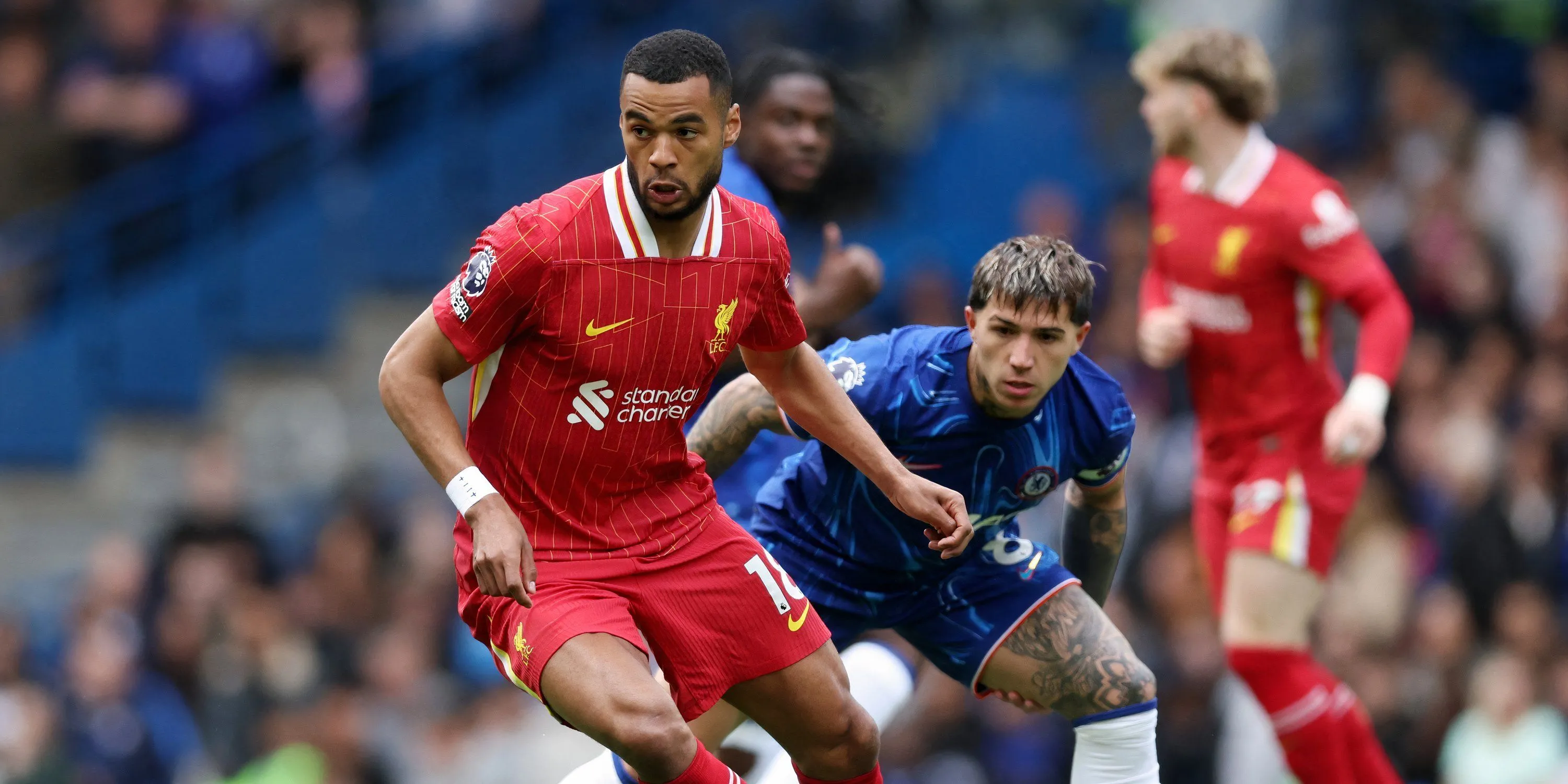 Tiền vệ Enzo Fernandez của Chelsea trong một trận đấu