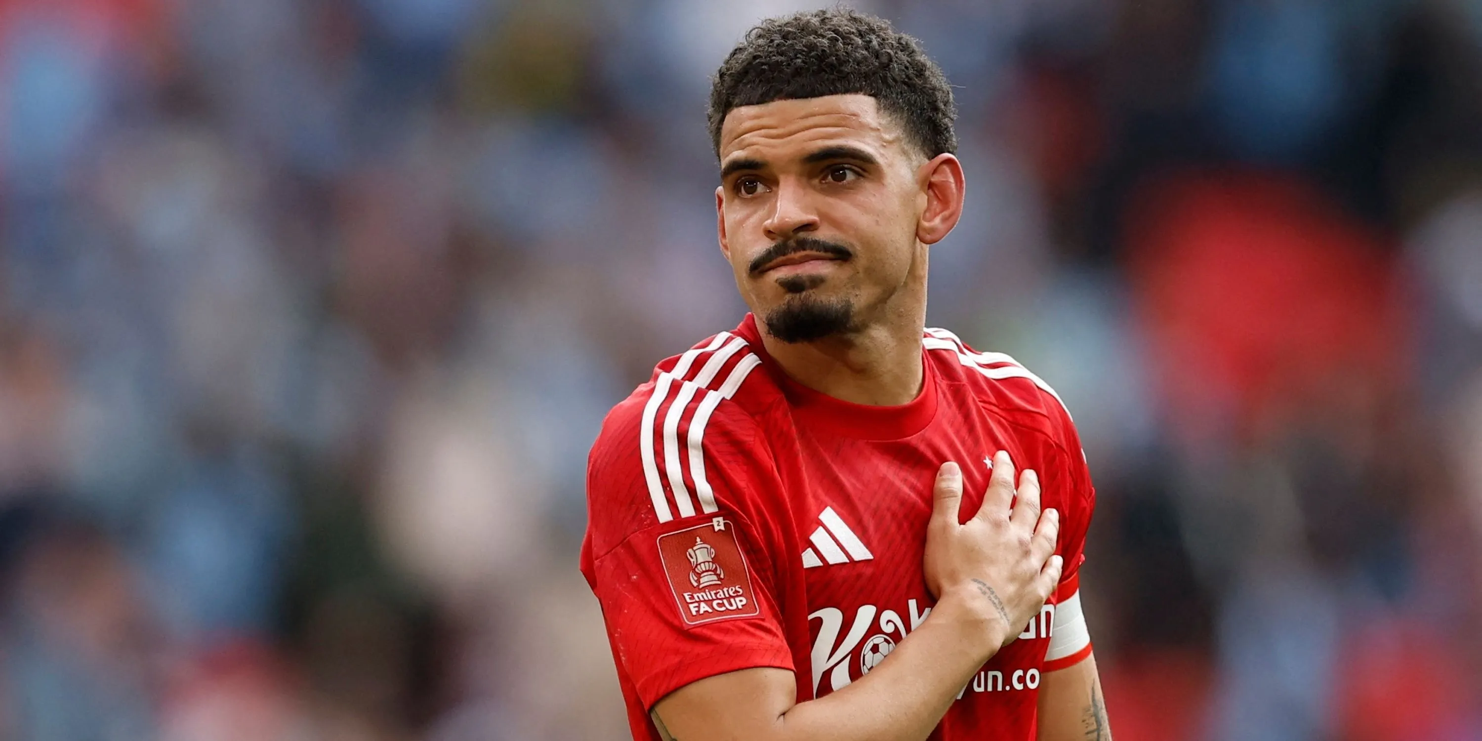 Tiền vệ Morgan Gibbs-White của Nottingham Forest thể hiện cảm xúc sau trận đấu