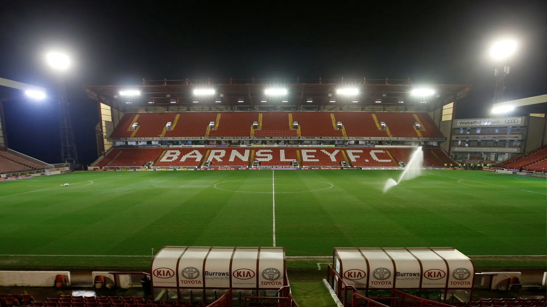 Toàn cảnh sân vận động Oakwell, sân nhà của câu lạc bộ Barnsley