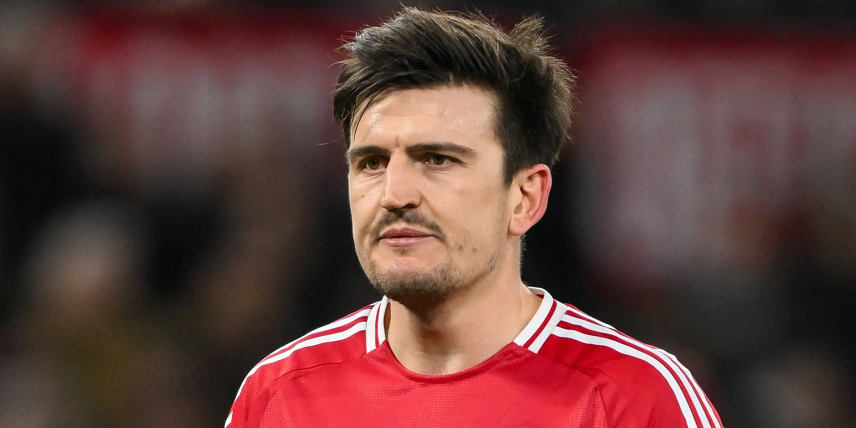 Trung vệ Harry Maguire trong một trận đấu của Manchester United, người có khả năng gia hạn hợp đồng