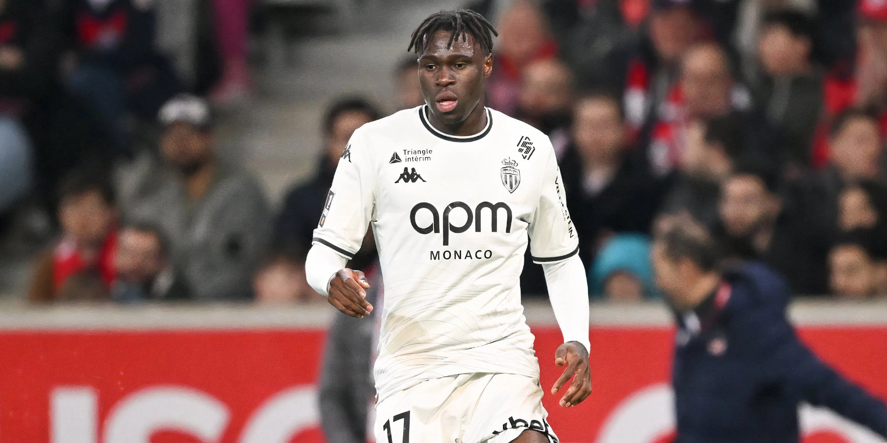 Wilfried Singo thể hiện khả năng phòng ngự và sự đa năng trong một trận đấu của Monaco.