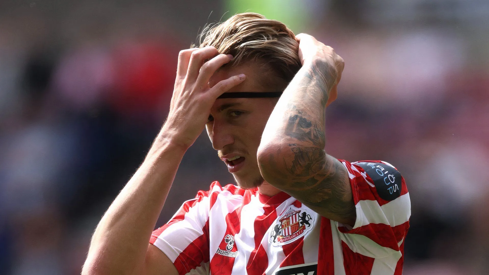 Jack Clarke trong màu áo Sunderland thi đấu ở Championship