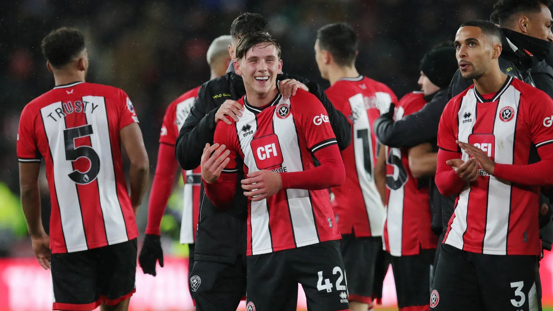 Tiền vệ trẻ Sydie Peck trưởng thành trong màu áo Sheffield United