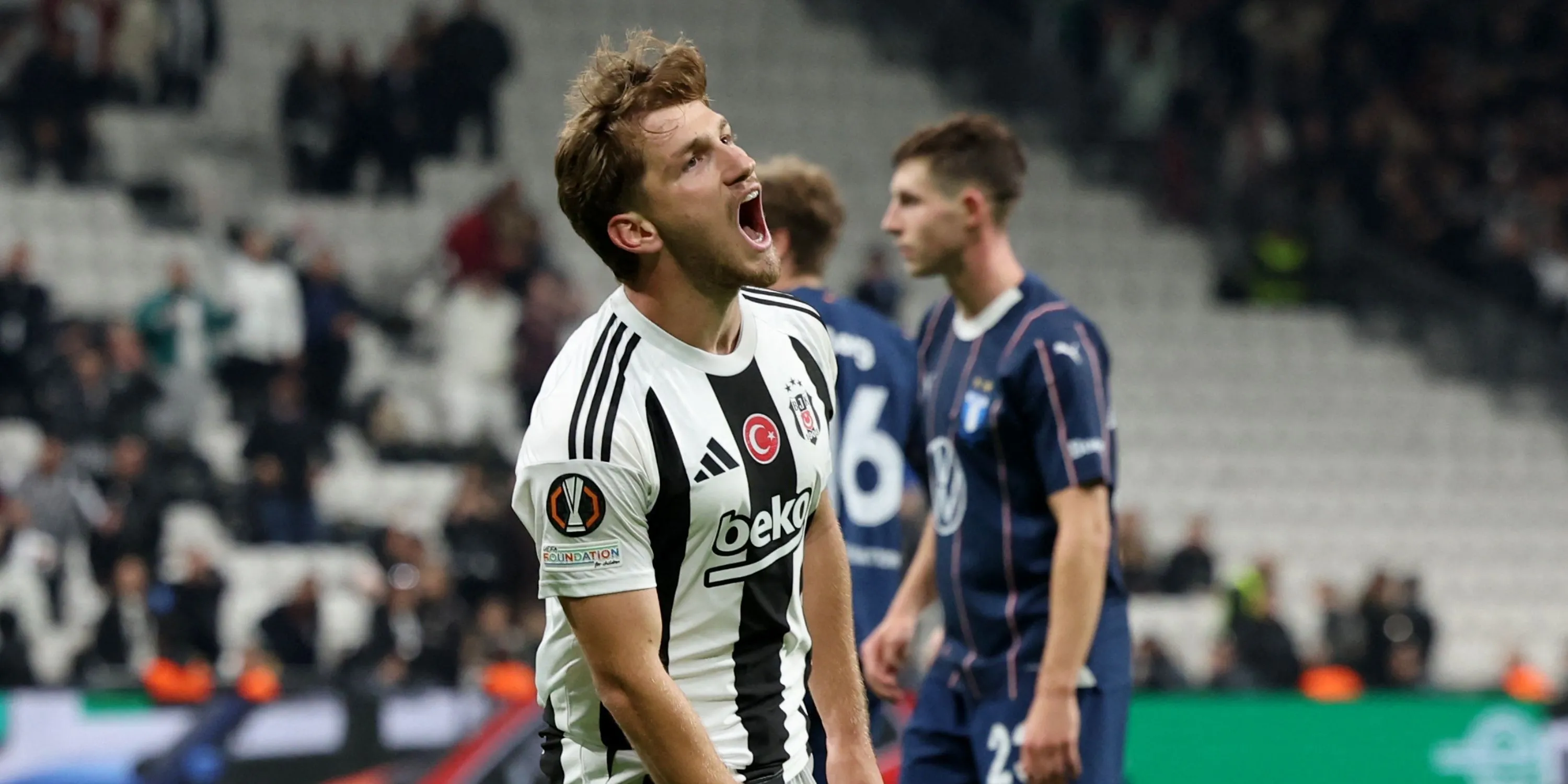 Chân dung tiền đạo trẻ Semih Kılıçsoy trong màu áo câu lạc bộ Besiktas