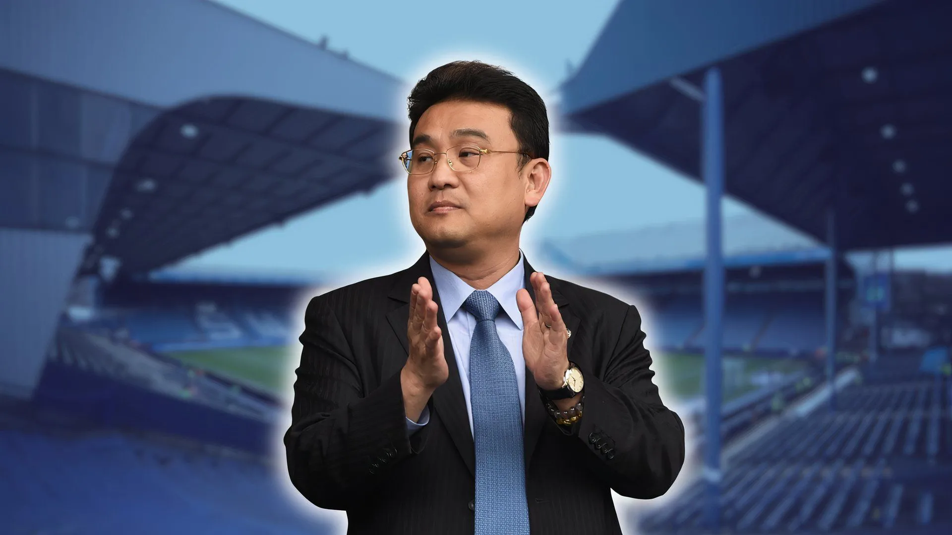 Chủ tịch Dejphon Chansiri của Sheffield Wednesday đối mặt với áp lực lớn từ người hâm mộ và tình hình tài chính CLB