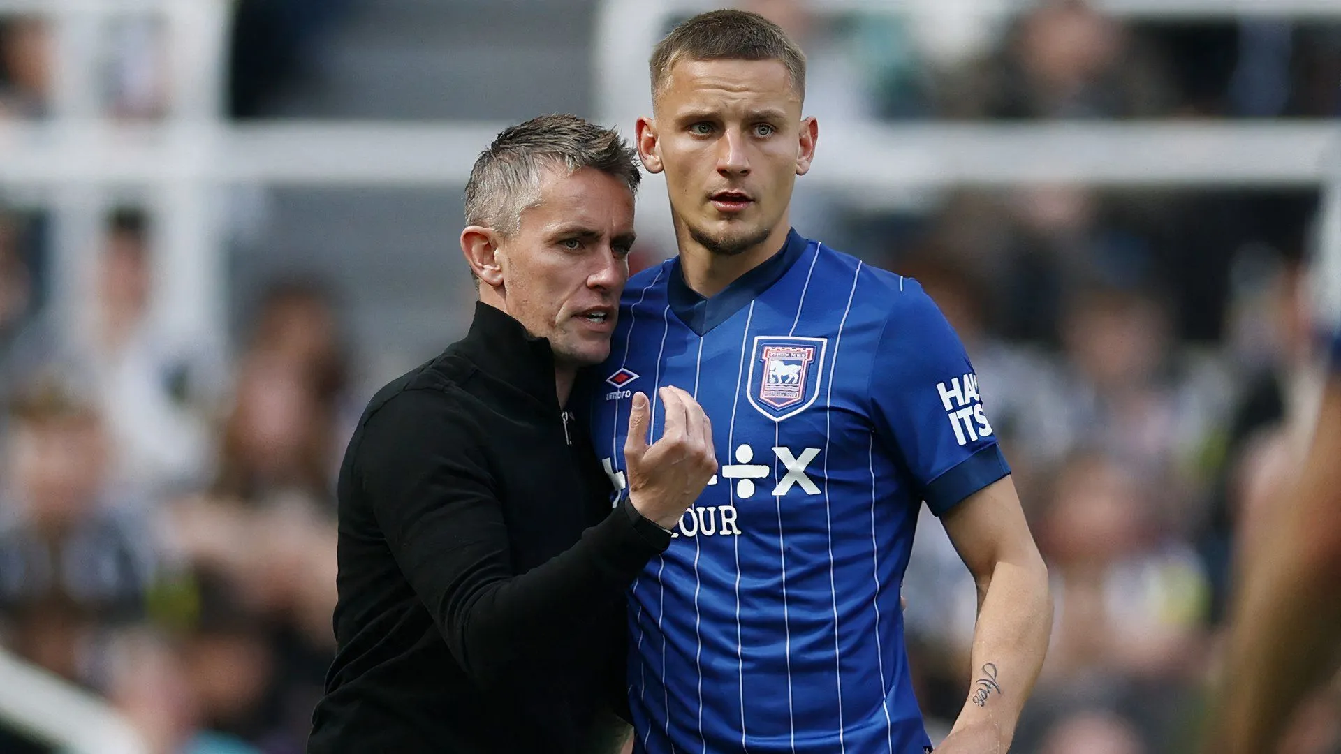 HLV Kieran McKenna và ban huấn luyện Ipswich Town chuẩn bị cho mùa giải Championship đầy hứa hẹn.