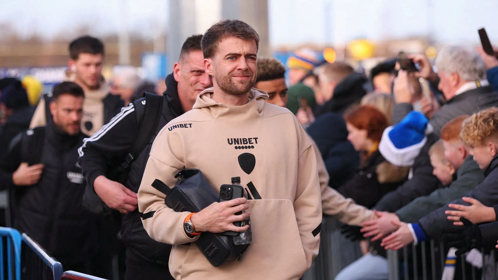 Patrick Bamford thi đấu trên sân Elland Road của Leeds United