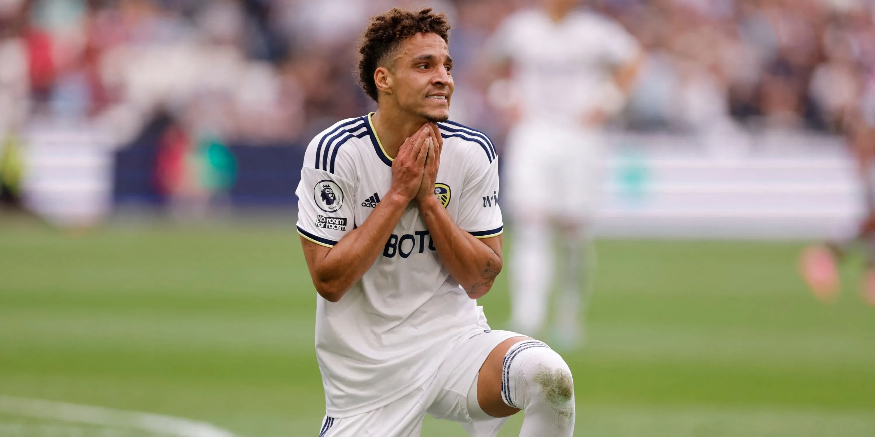 Rodrigo trong màu áo Valencia trước khi chuyển đến Leeds United