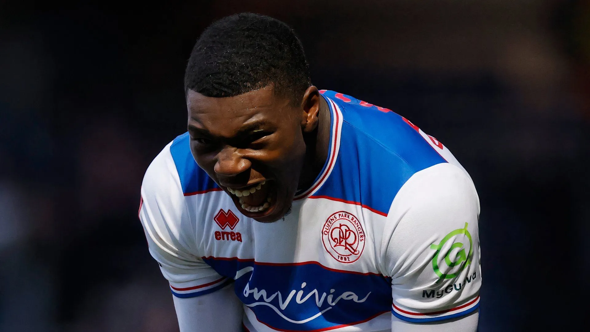 Sinclair Armstrong trong màu áo QPR