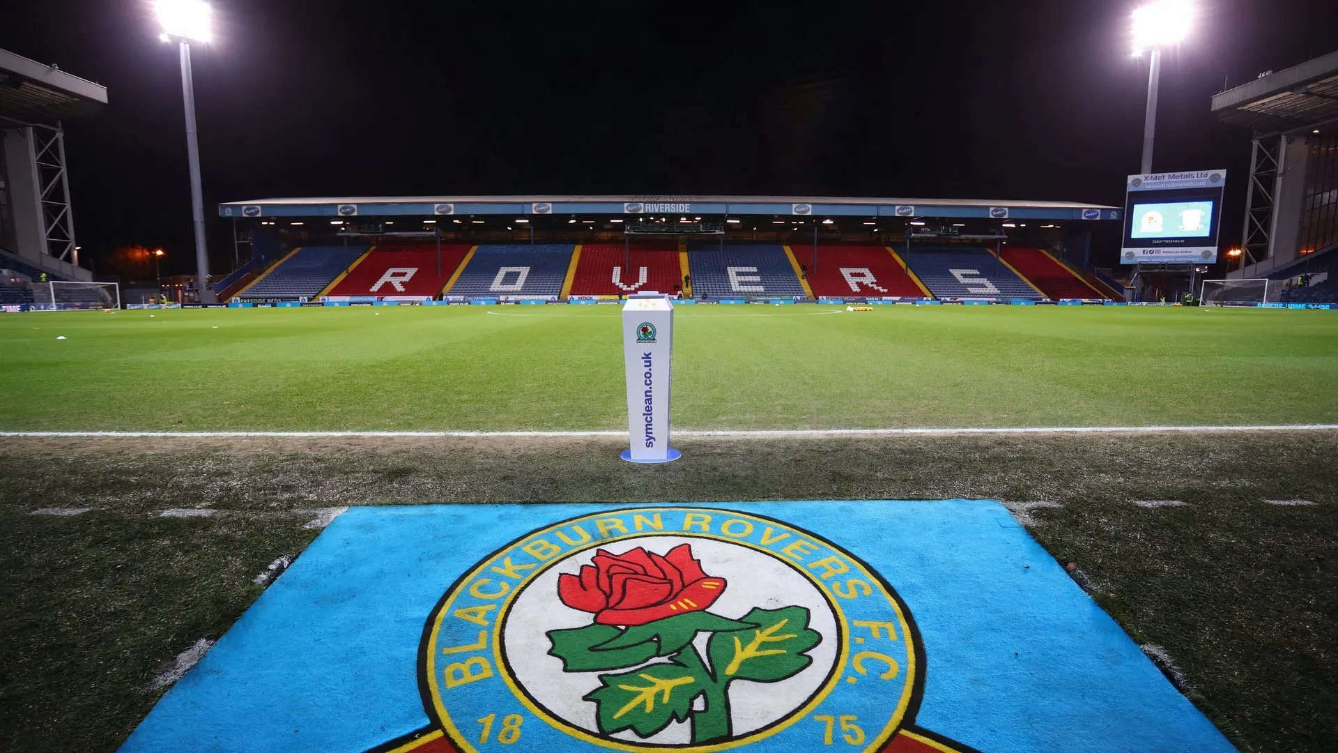 Toàn cảnh sân Ewood Park của Blackburn Rovers, một địa điểm giàu lịch sử nhưng thường khá vắng vẻ.