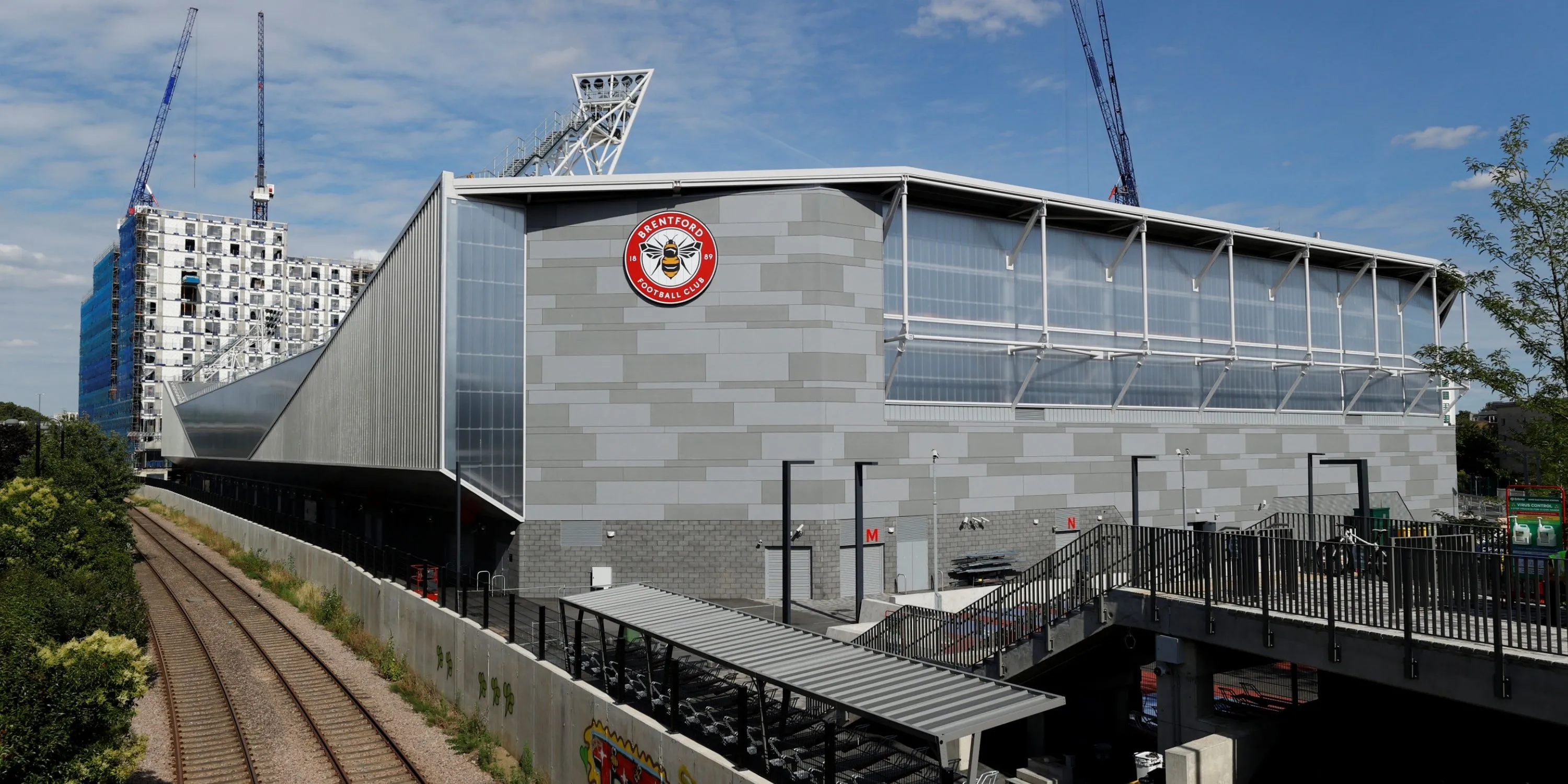 GTech Community Stadium - Sân nhà của Brentford