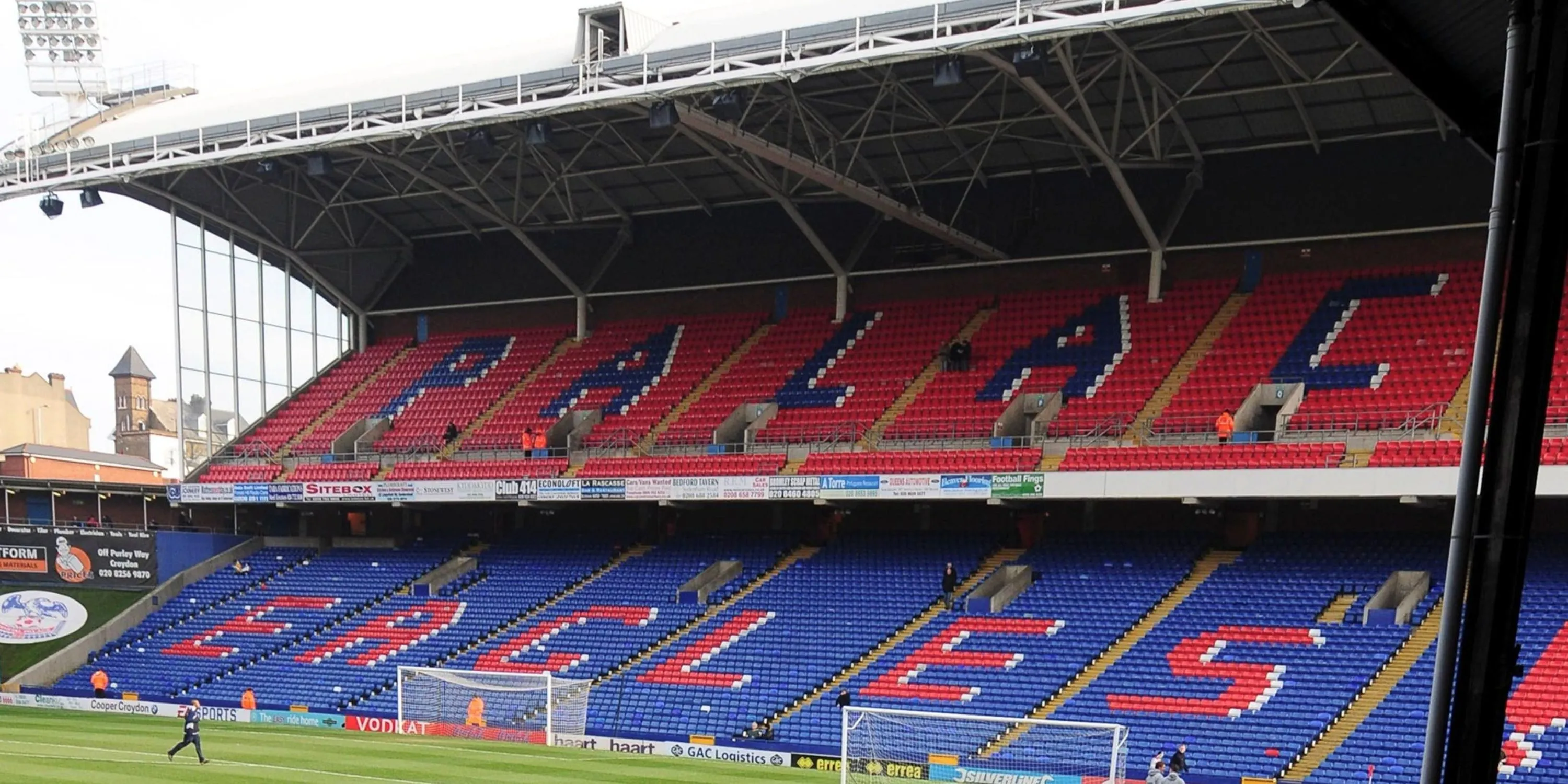 Một góc nhìn bên trong sân Selhurst Park