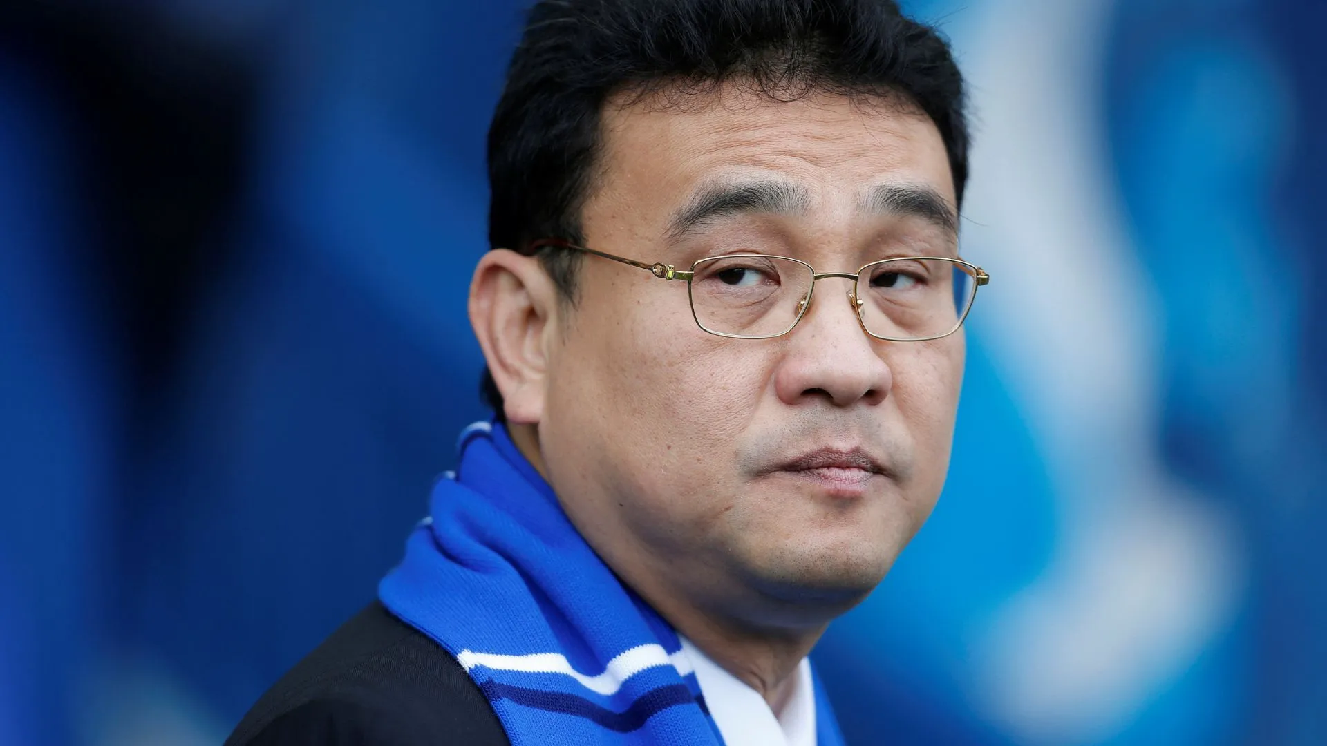 Chủ sở hữu Dejphon Chansiri tại Hillsborough, sự căng thẳng giữa người hâm mộ và ban lãnh đạo