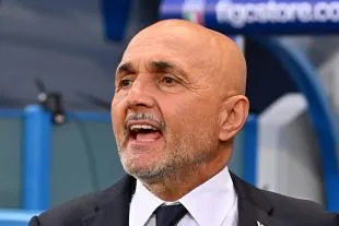 Luciano Spalletti chuẩn bị dẫn dắt Juventus, bức ảnh chụp tại một sự kiện trước đó