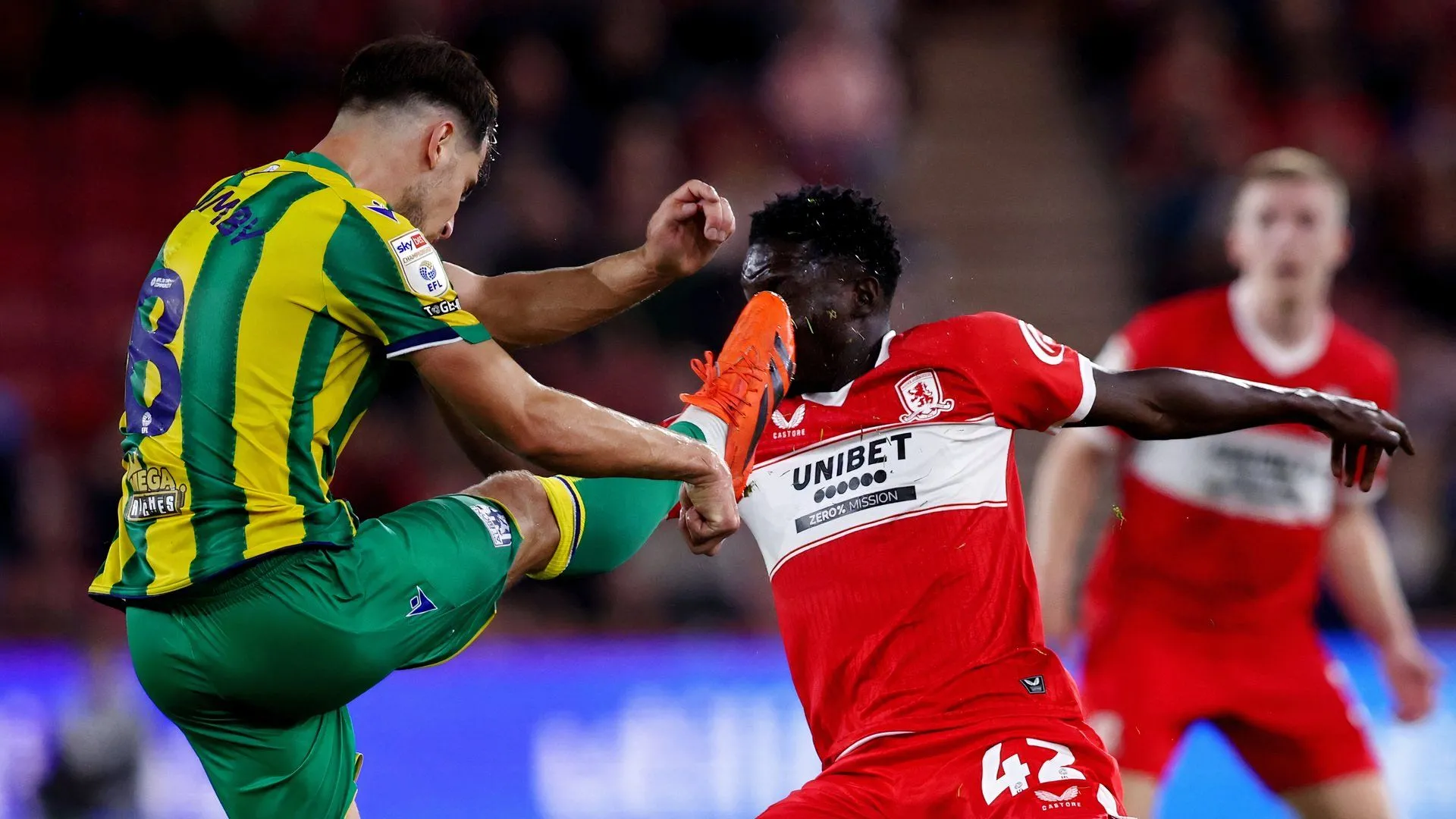 Molumby là nhân tố quan trọng ở tuyến giữa West Brom với khả năng đoạt bóng và tranh chấp