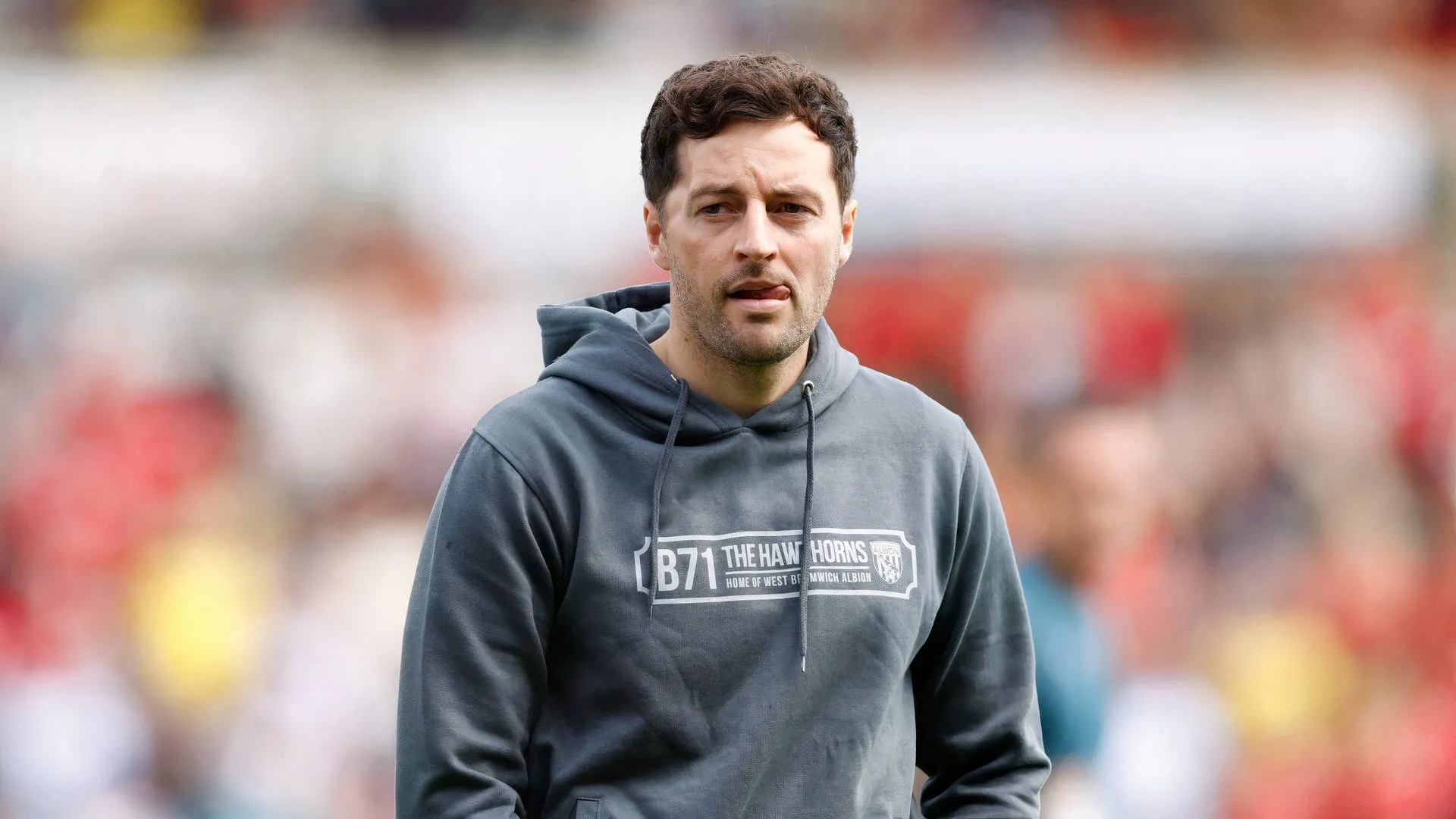 Ryan Mason chỉ đạo các học trò, HLV West Brom cần điều chỉnh lối chơi