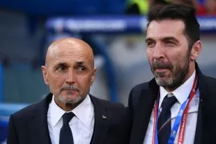 Spalletti cùng huyền thoại Gigi Buffon trong một khoảnh khắc tại tuyển Ý